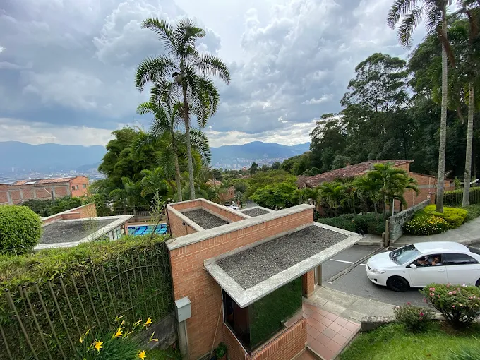 Portón del Poblado